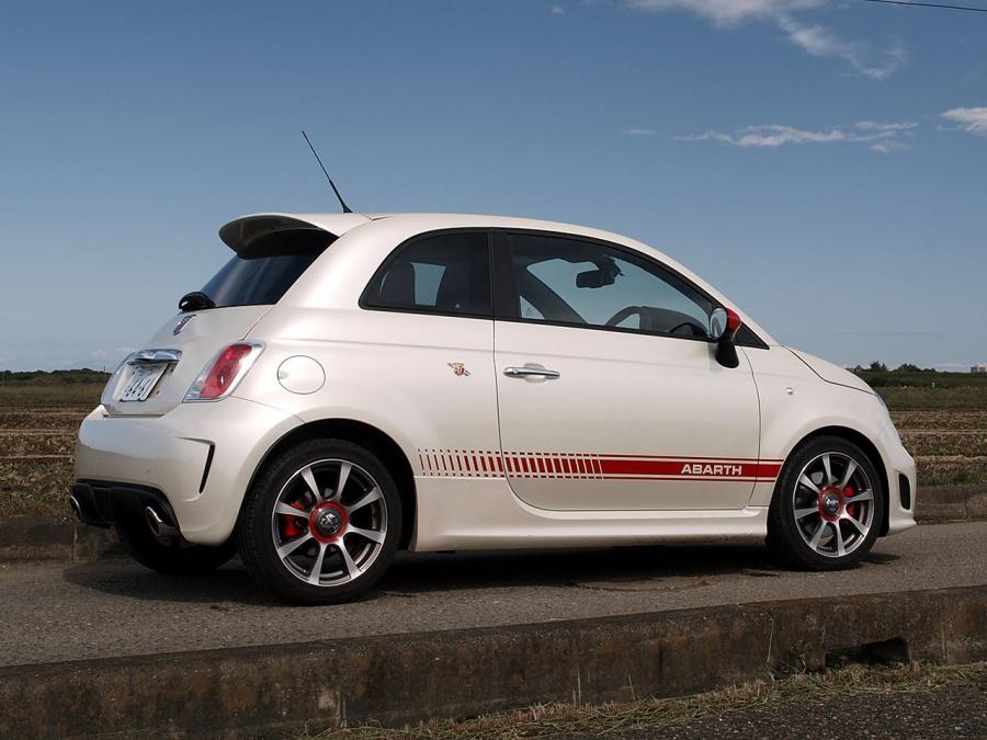  Abarth 500 2009 года  (JP) (фото 2 из 6)